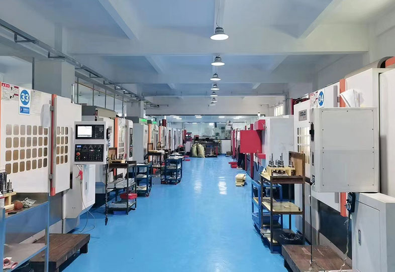 Quels sont les facteurs clés qui affectent la longévité et la qualité d’un moule prototype ?