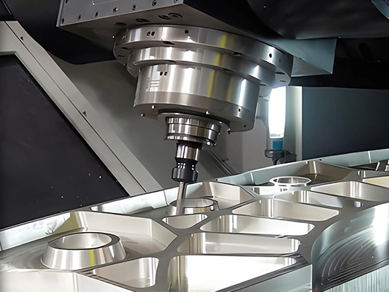 Maîtriser les stratégies de parcours d'outil : un guide destiné aux opérateurs de machines CNC pour améliorer l'efficacité