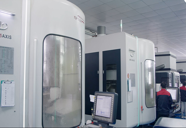 Machine CNC 5 axes